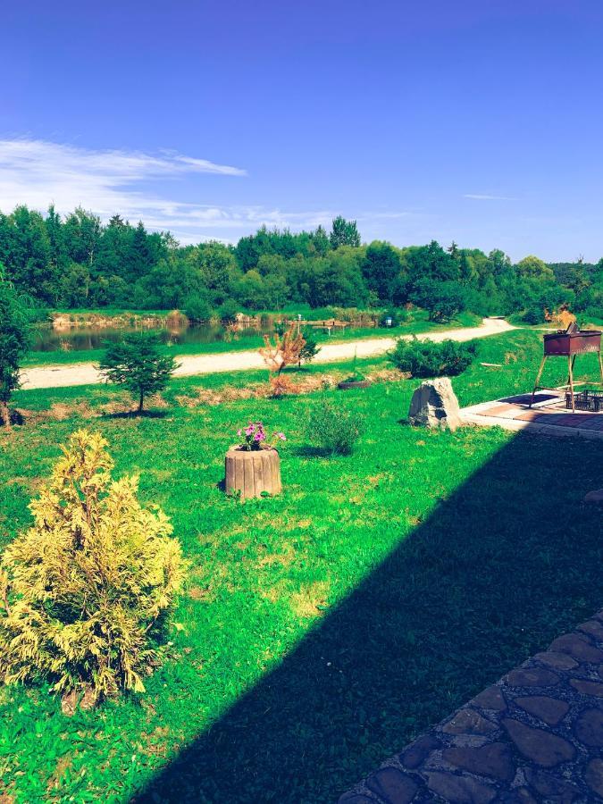 Готель Явір Агро Vyshnivtsi Dış mekan fotoğraf