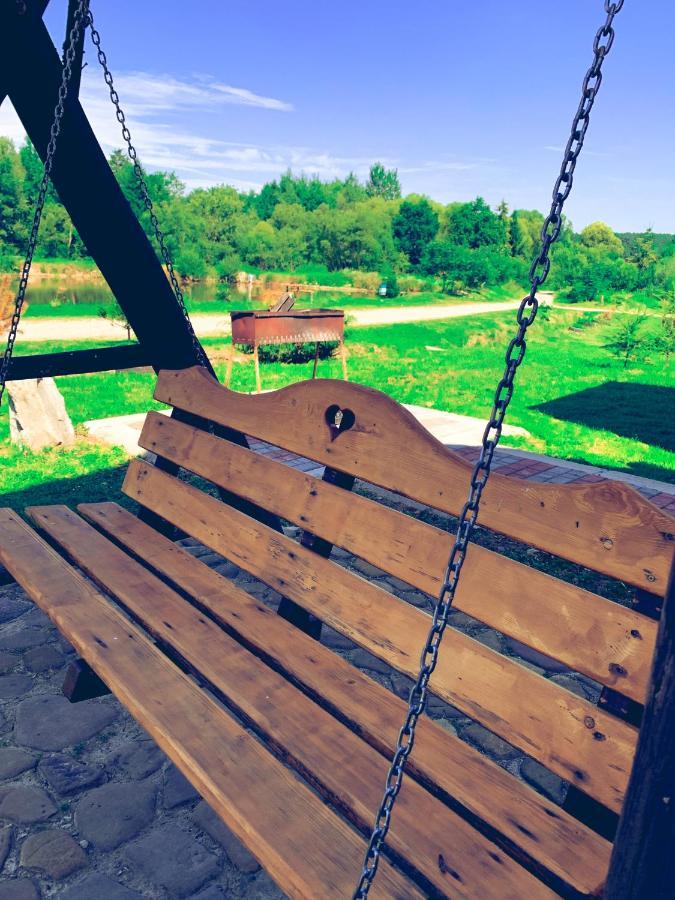 Готель Явір Агро Vyshnivtsi Dış mekan fotoğraf